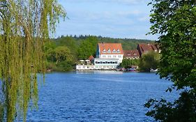 Restaurant Und Hotel Zum Weissen Ross